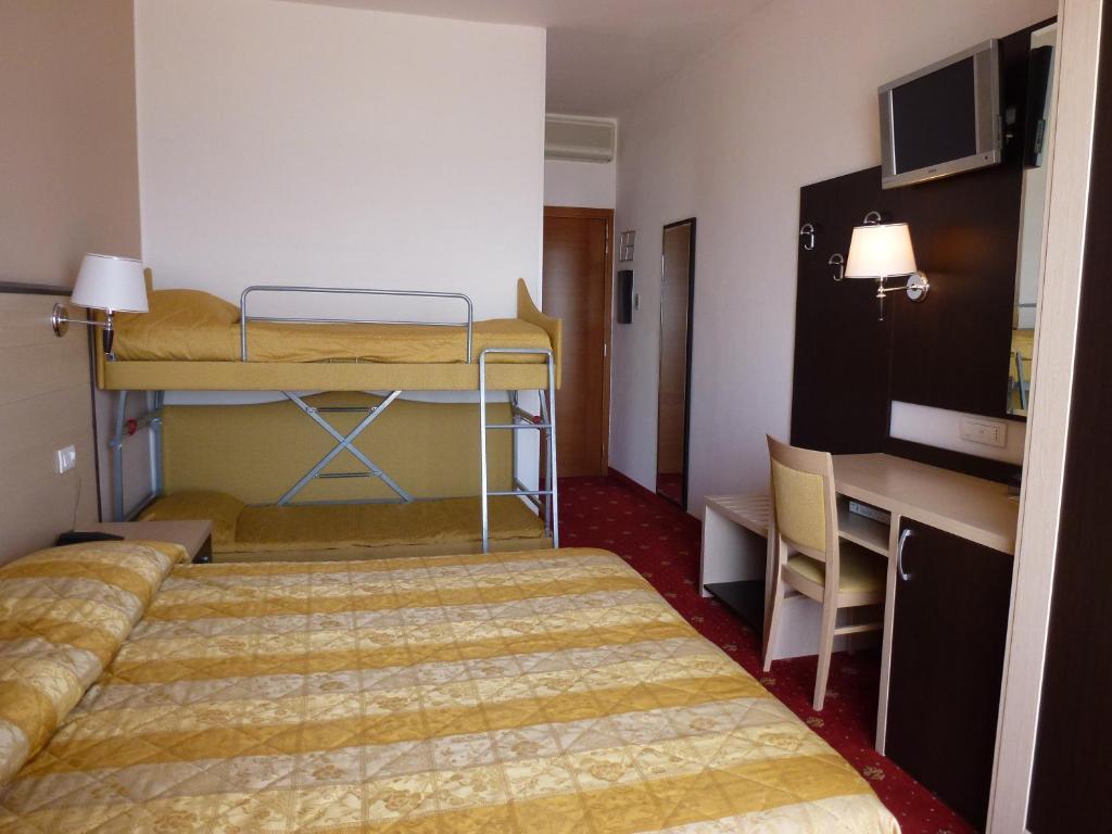 Apollo Hotel