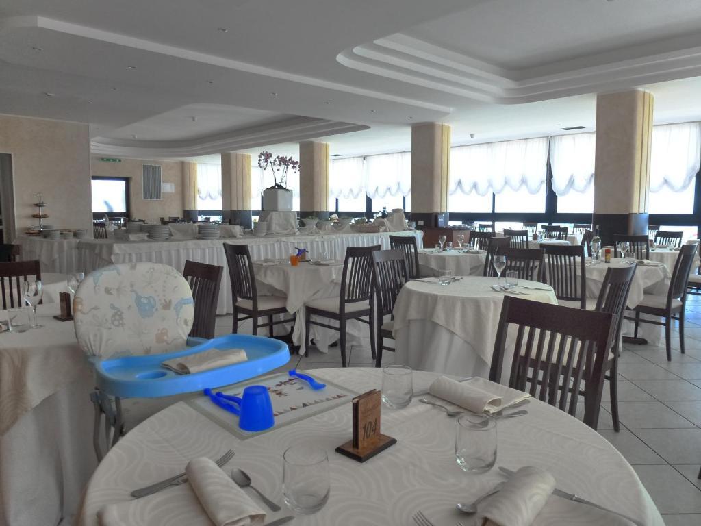 Apollo Hotel 4*