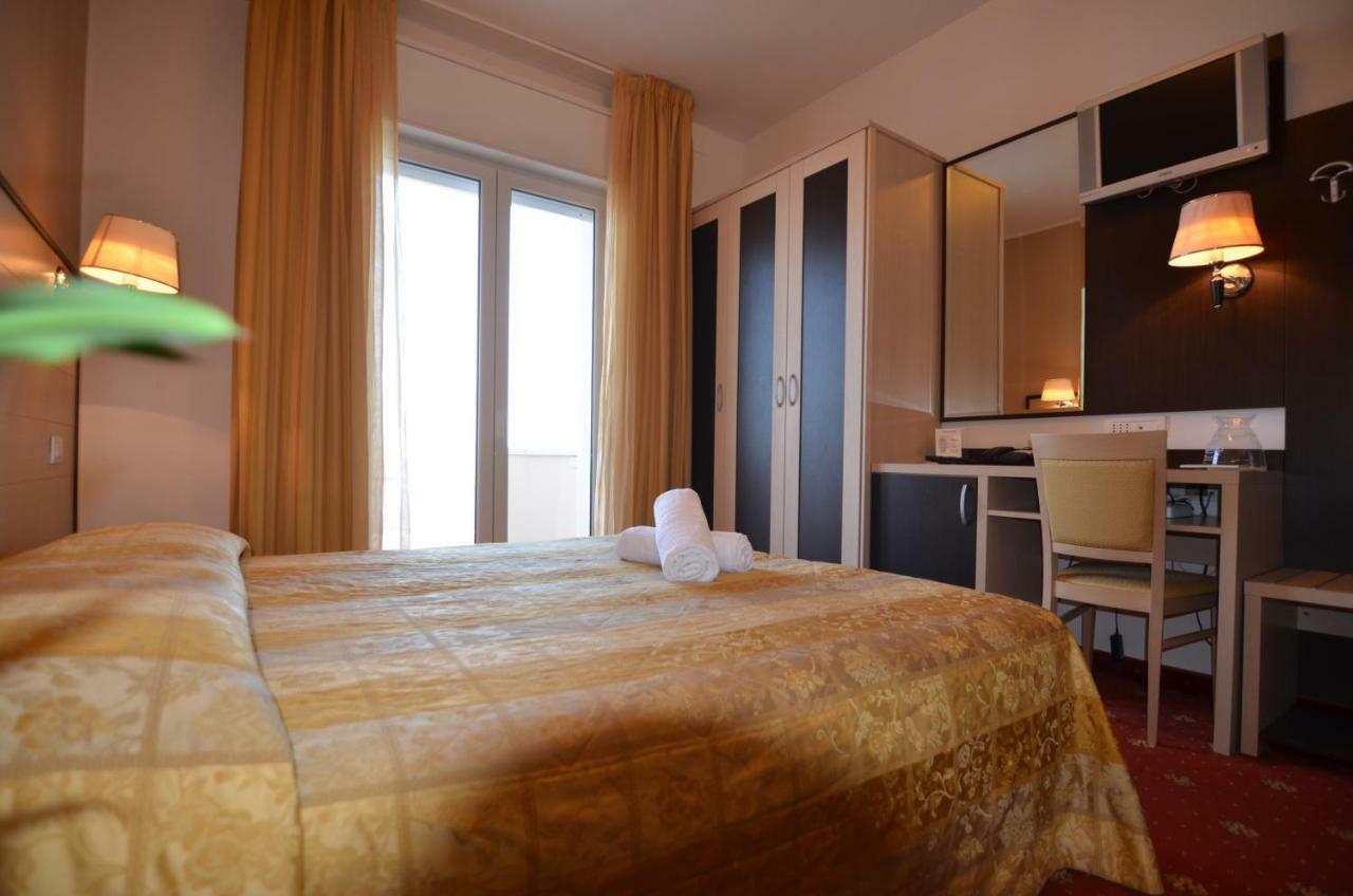 Apollo Hotel